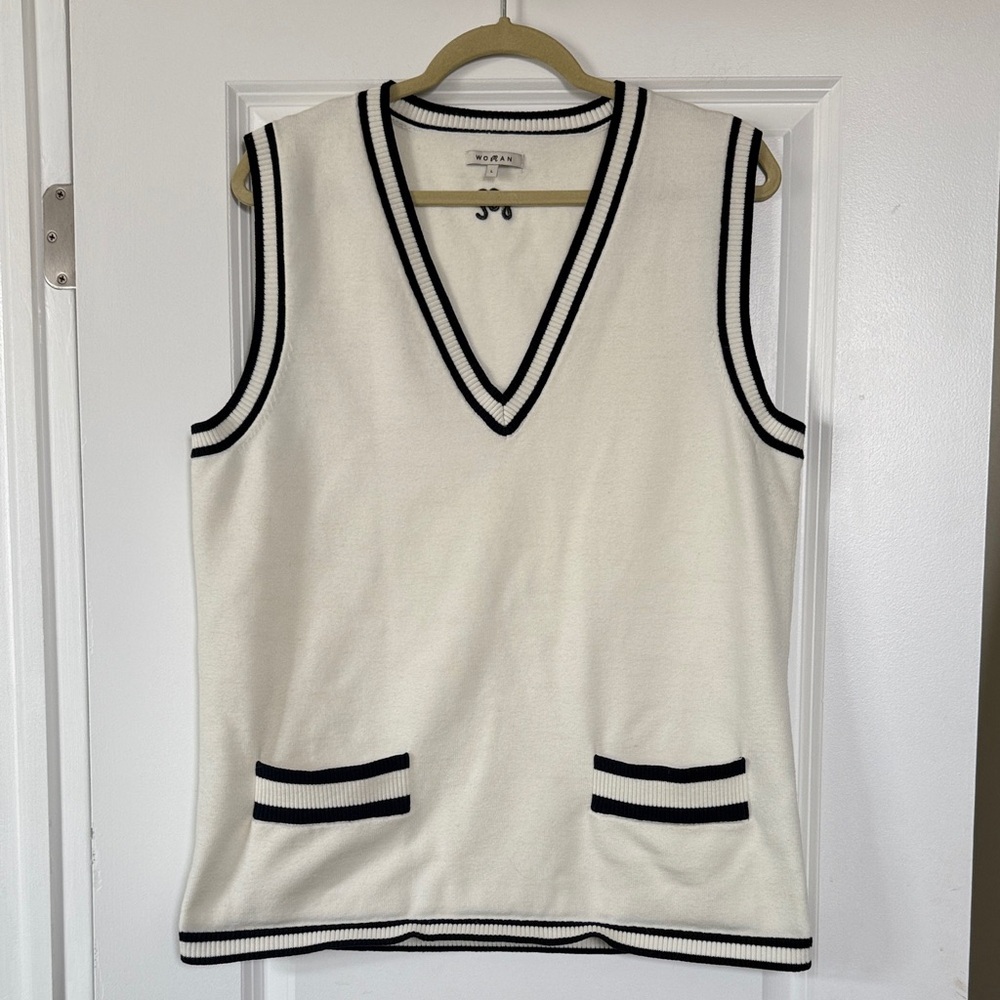 Malbon Women’s Cream V-Neck Sleeveless Knit Golf Vest with Black Trim